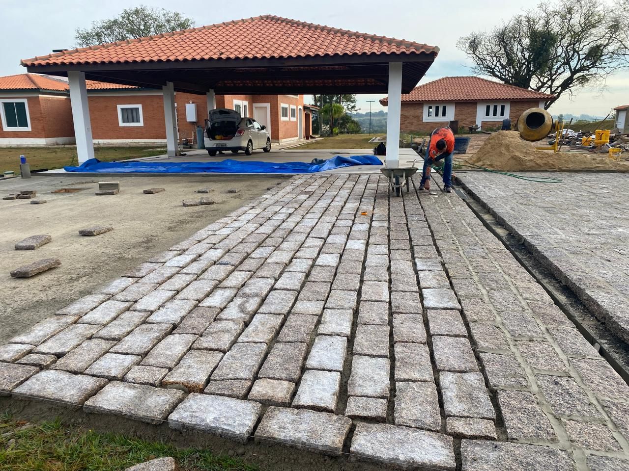 calçamento de pedras folheta